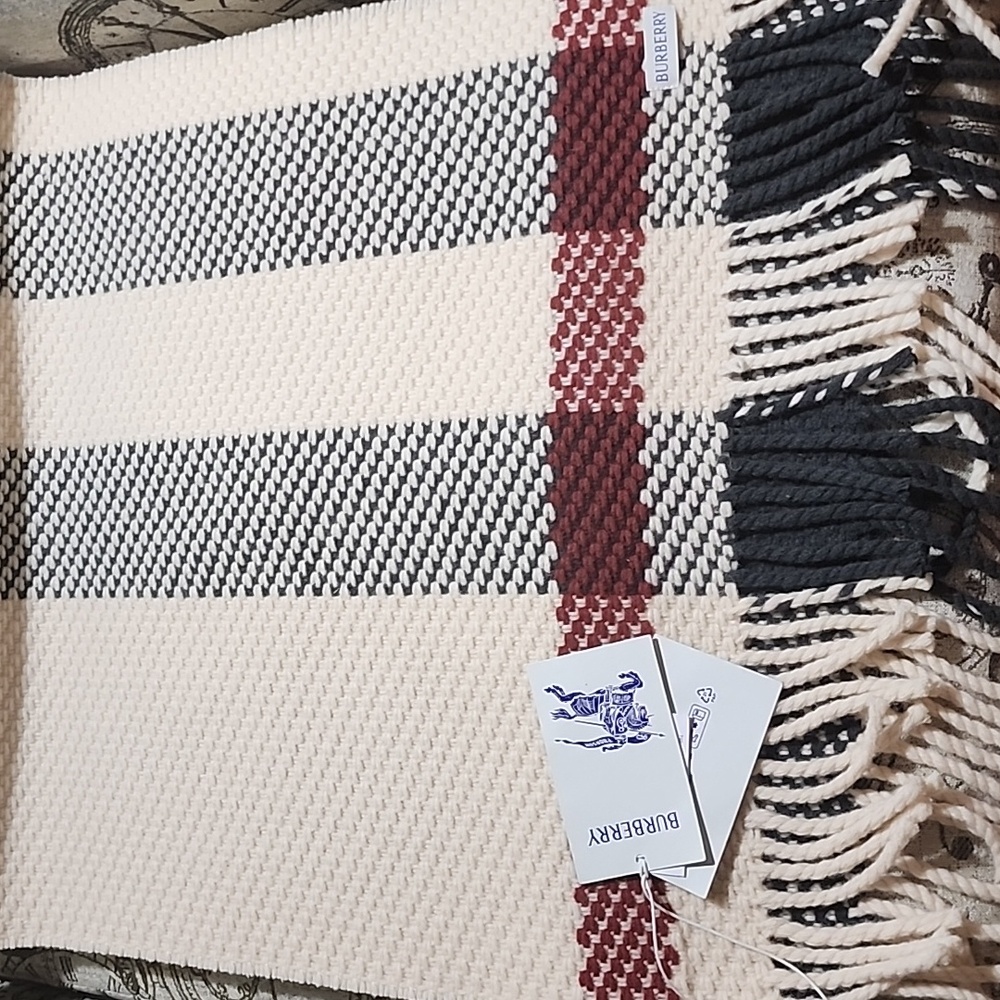 Authentic Burberry Jumbo Checked Textured Wool Scarf in Cream Nwt Aprox 202×50